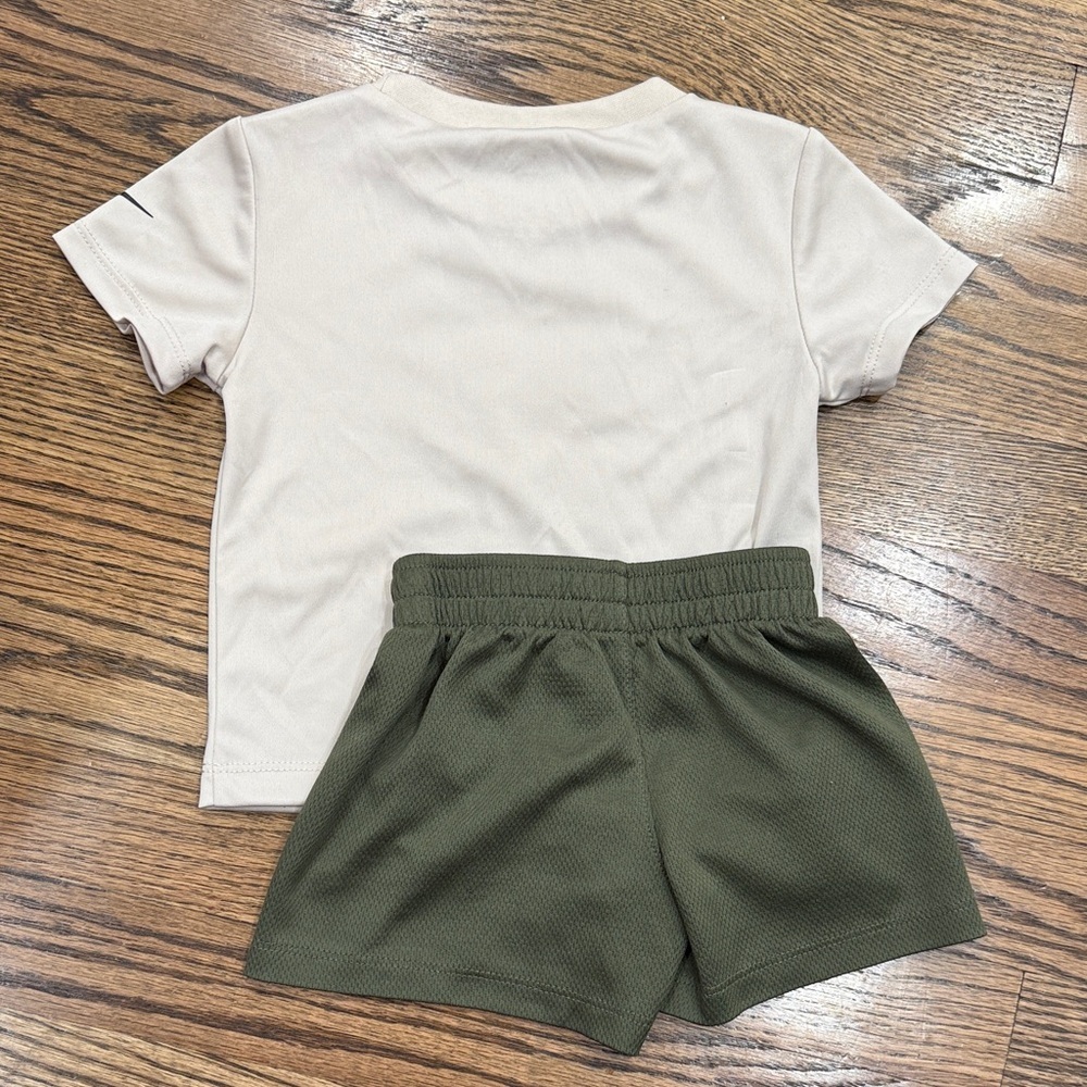 Toddler Nike 2 Piece Set Size 12 M - Picture 4 of 4